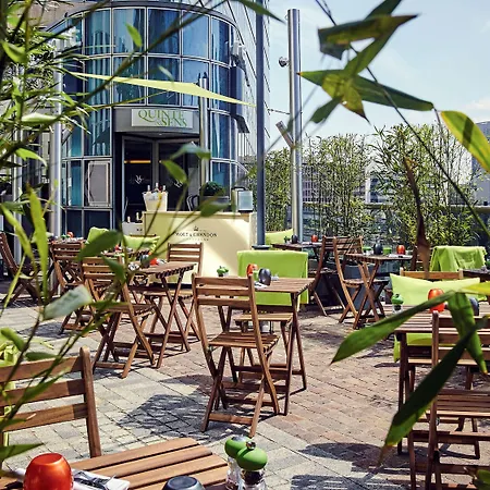 Pullman Paris La Defense 5*
