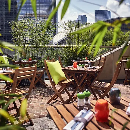 Pullman Paris La Defense Hotel