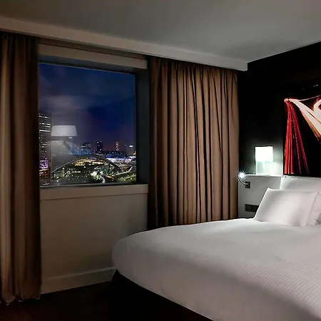 Hotel Pullman Paris La Defense 5*