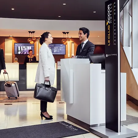 Szálloda Pullman Paris La Defense