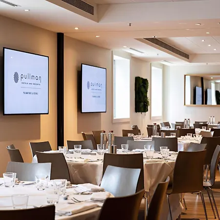 Szálloda Pullman Paris La Defense 5*
