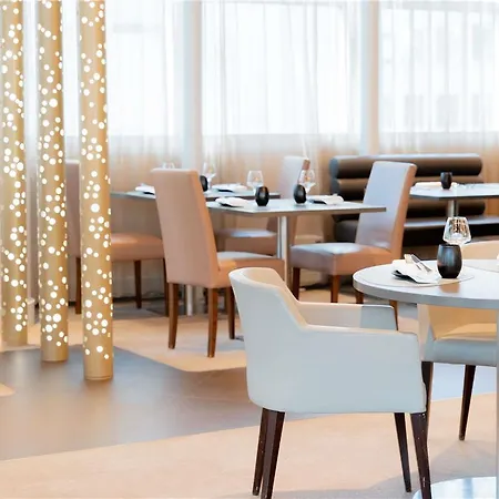 Hotell Pullman Paris La Defense