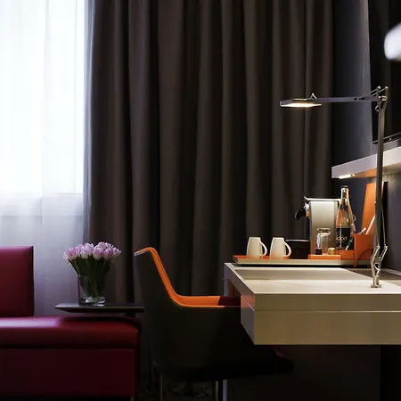 Pullman Paris La Defense 5*