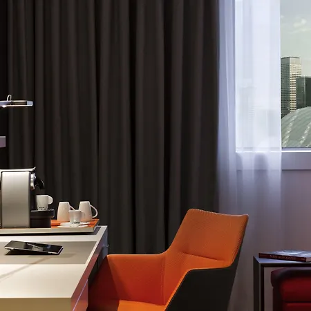 プルマン パリ ラ デファンス ホテル 5*