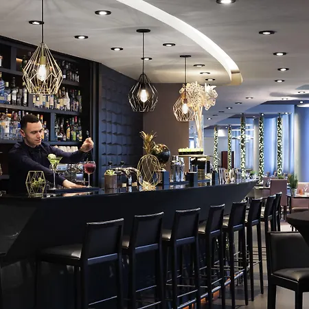 Pullman Paris La Defense 5* Κουρμπεβουά