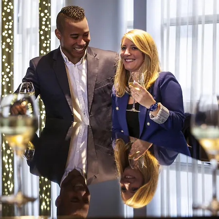 铂尔曼巴黎德芬斯度假酒店 5* 库尔布瓦