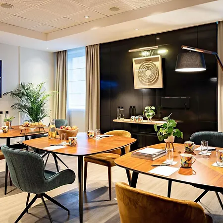 Pullman Paris La Defense Hotel