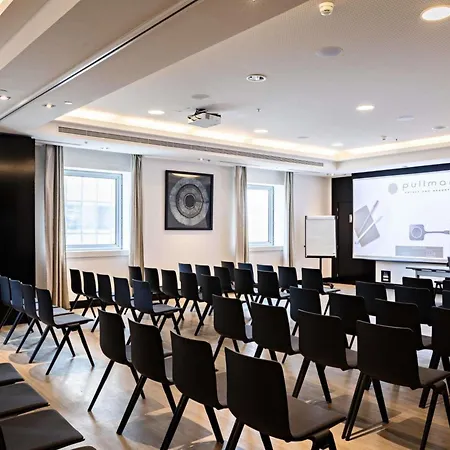 Pullman Paris La Defense Hotell 5*