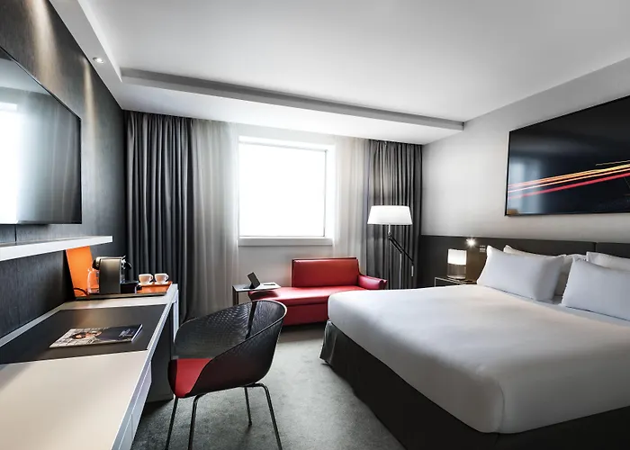 Pullman Paris La Défense 5*