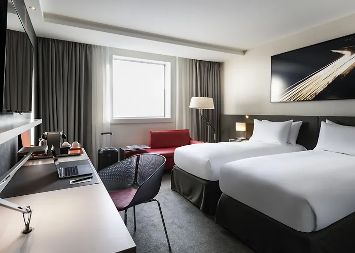 Pullman Paris La Défense 5*
