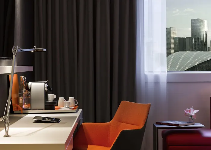 Pullman Paris La Défense Hotel 5*