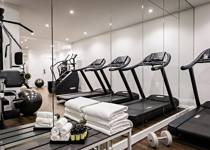 Hotel Pullman Paris La Défense 5*