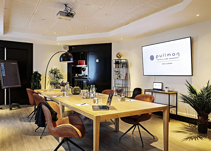 Pullman Paris La Defense 5* Courbevoie