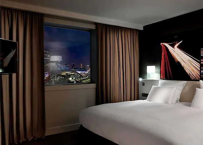 Pullman Paris La Défense 5*